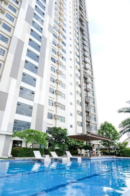 Horizon 101 A10 Shortwalk Robinson'S Mall + Free Wifi+ Netflix Cebu Exteriör bild
